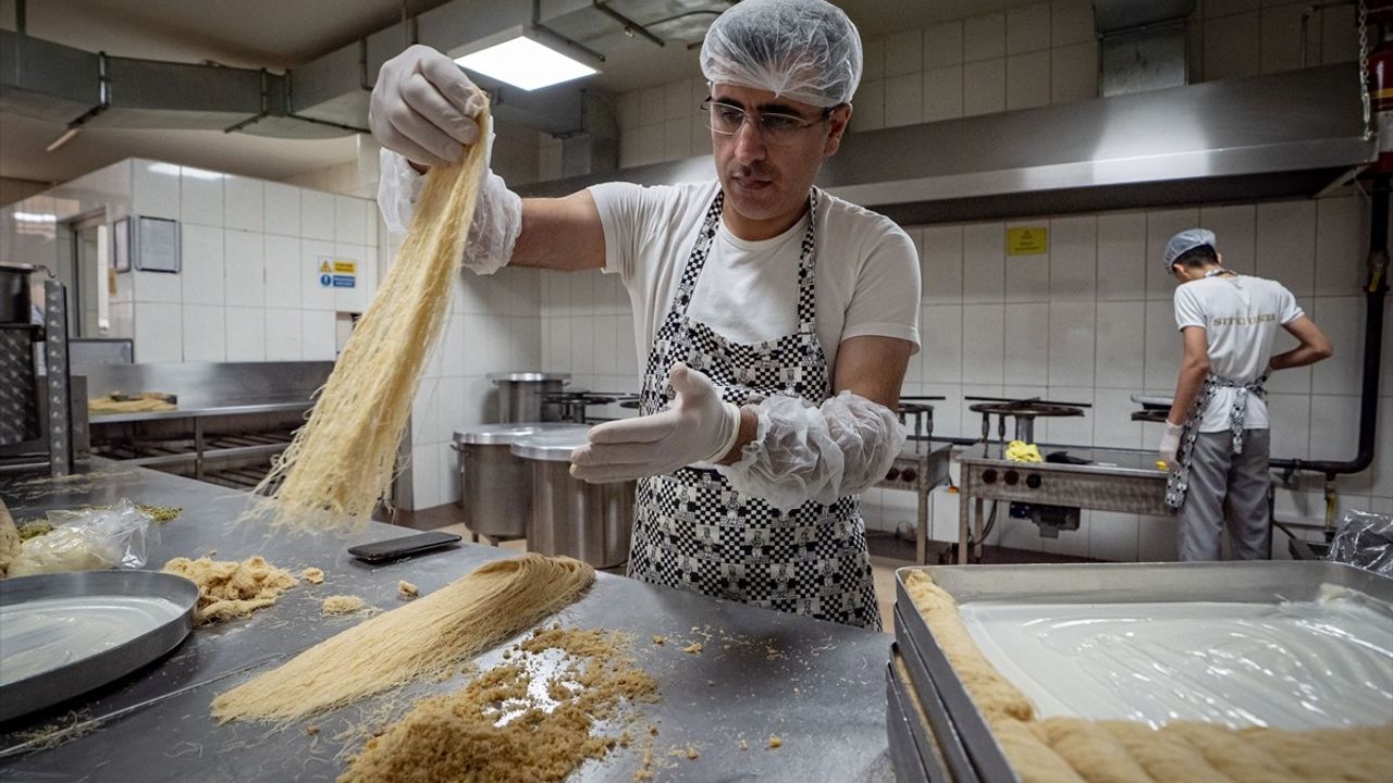 Baklava ve Kadayıfın Lezzet Sırrı: Şerbetin Rolü