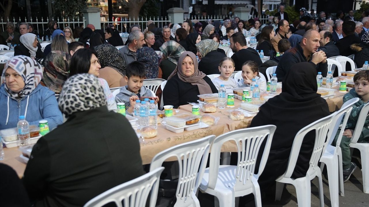 Batı Trakya'da Geleneksel İftar Programı Düzenlendi