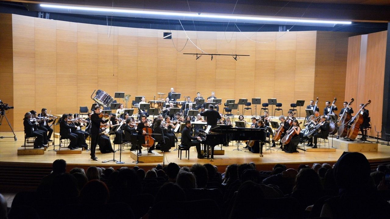 BBDSO, Elvin Hoca Ganiev, Cem Esen ve Poyraz Baltacıgil ile Müzik Dolu Bir Gece Yaşadı