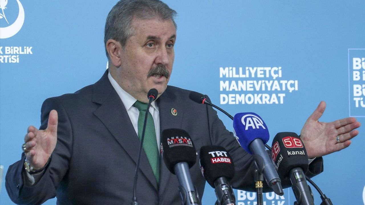 BBP Genel Başkanı Destici, Suriye'deki Gelişmelere İlişkin Açıklamalarda Bulundu