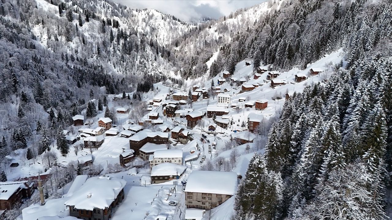 Beyaz Örtüyle Kaplı Ayder Yaylası Dronla Görüntülendi