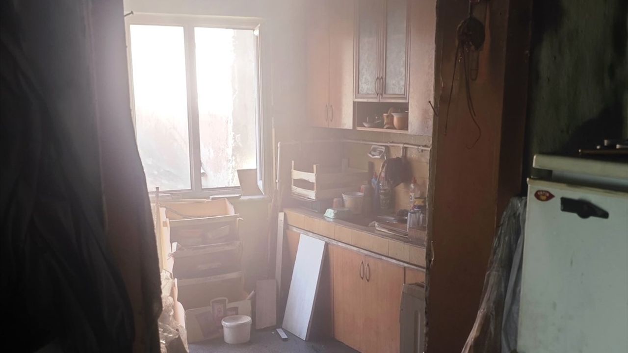 Bilecik'te Evde Yangın: 1 Kişi Dumandan Etkilendi