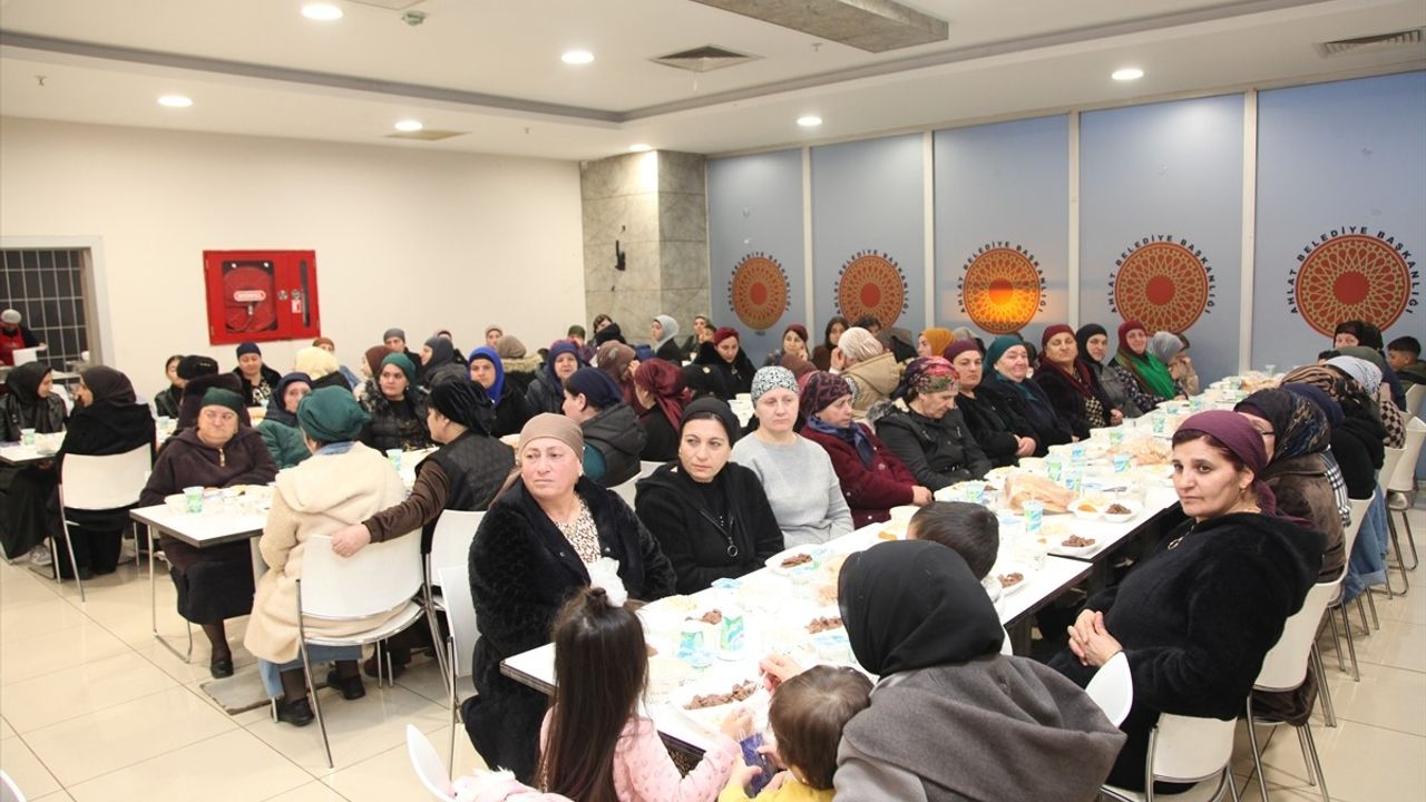 Bitlis'teki Ahıska Türkleri İftar Programında Bir Araya Geldi
