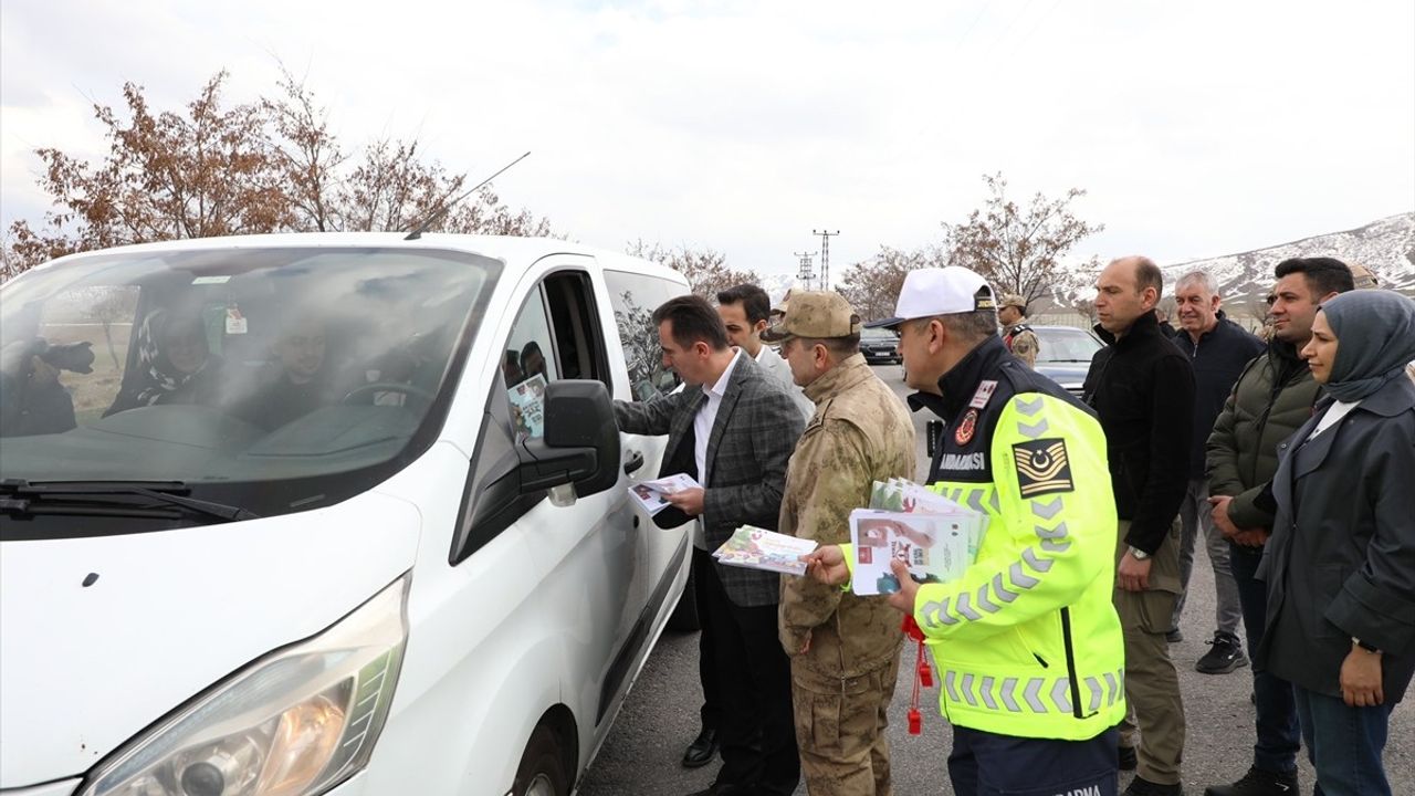 Bitlis Valisi Ahmet Karakaya, Yol Kontrol Noktalarını Ziyaret Etti