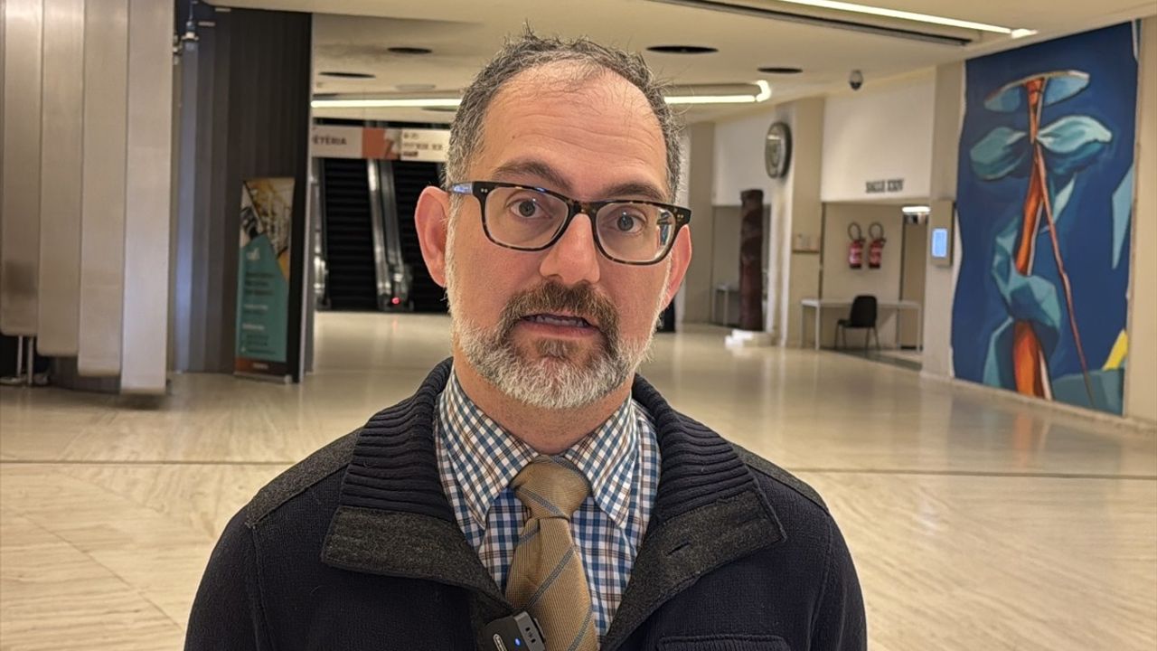 BM Raportörü: İsrail Gazze'deki İnsani Yardımları Silah Olarak Kullanıyor