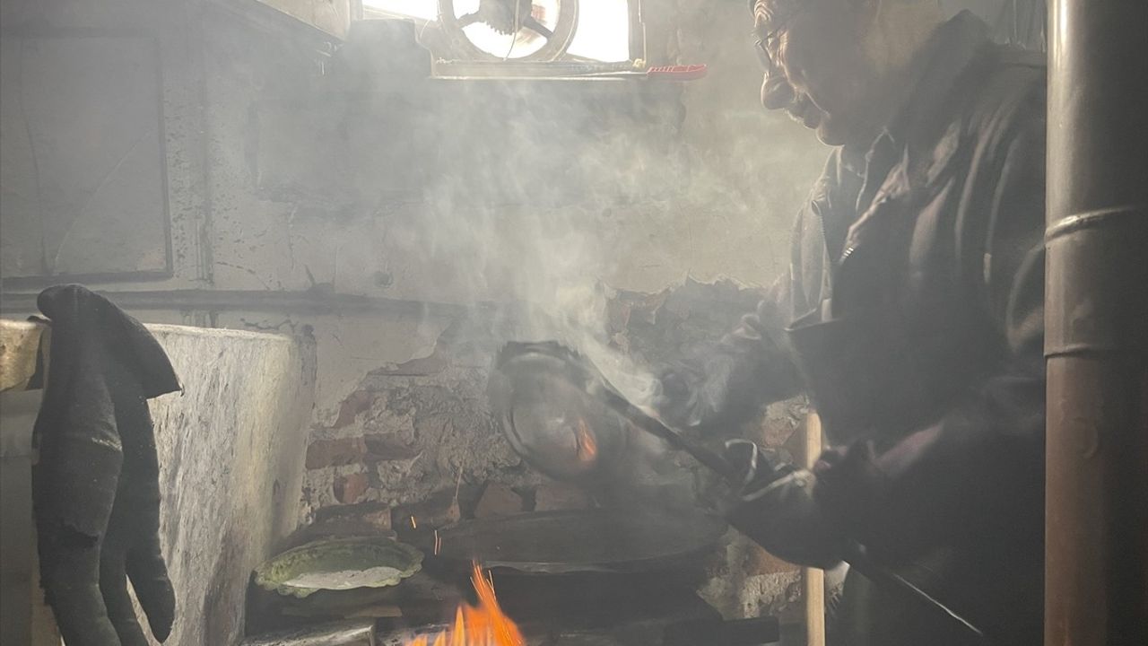 Bolu'da 68 Yıldır Kalaycılık Yapan İsa Karataş, Mesleğinin Zorluklarına Dikkat Çekiyor