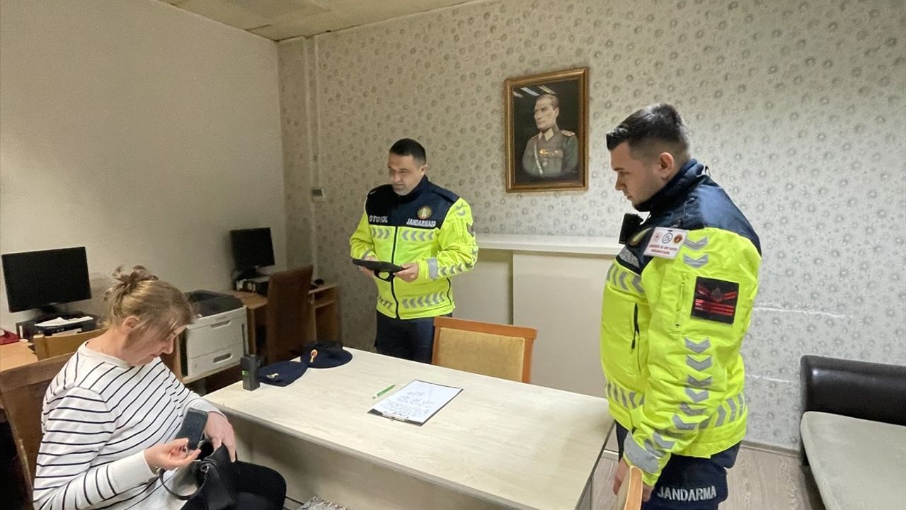 Bolu'daki Dinlenme Tesisinde Bulunan Çanta Sahibine Ulaştırıldı