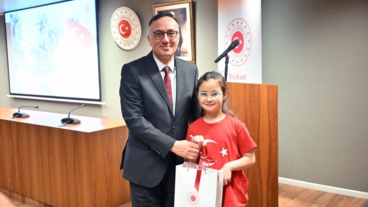 Brüksel'de Çanakkale Deniz Zaferi'nin 110. Yıl Dönümü Töreni Düzenlendi