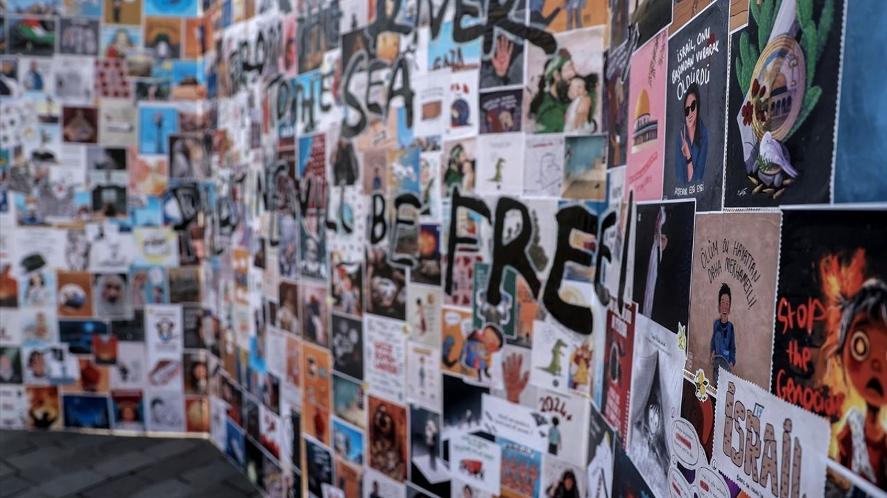 Bursa'da İmam Hatip Öğrencilerinden Gazze İçin Duygusal Tiyatro Gösterisi