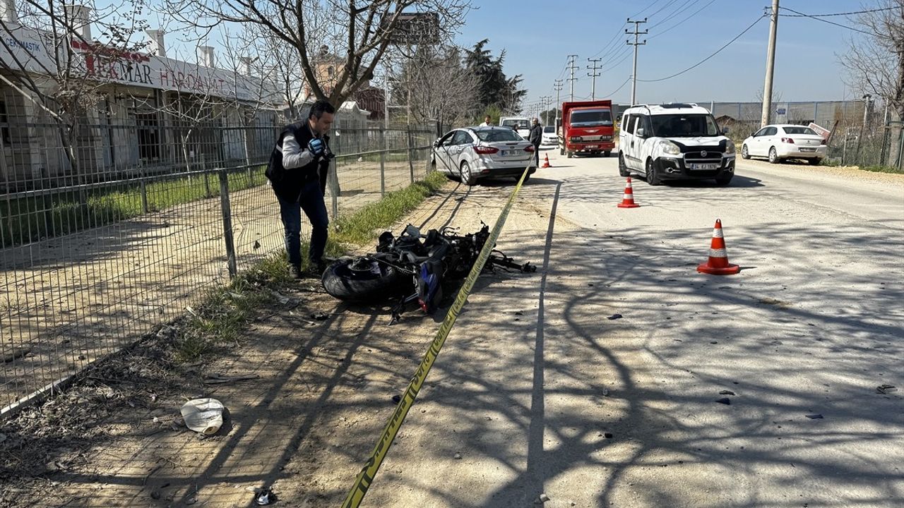 Bursa'da Trafik Kazası: Motosiklet Sürücüsü Hayatını Kaybetti