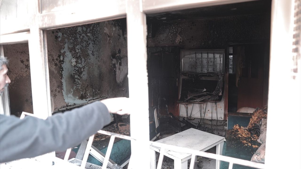 Bursa'da Yangın: Mahsur Kalan Aile İtfaiye Ekiplerince Kurtarıldı