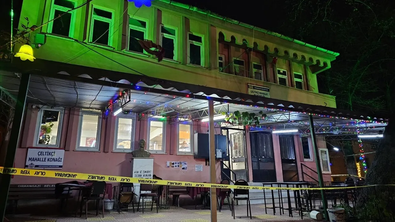 Bursa'daki Silahlı Kavganın Güvenlik Kamerası Görüntüleri Ortaya Çıktı