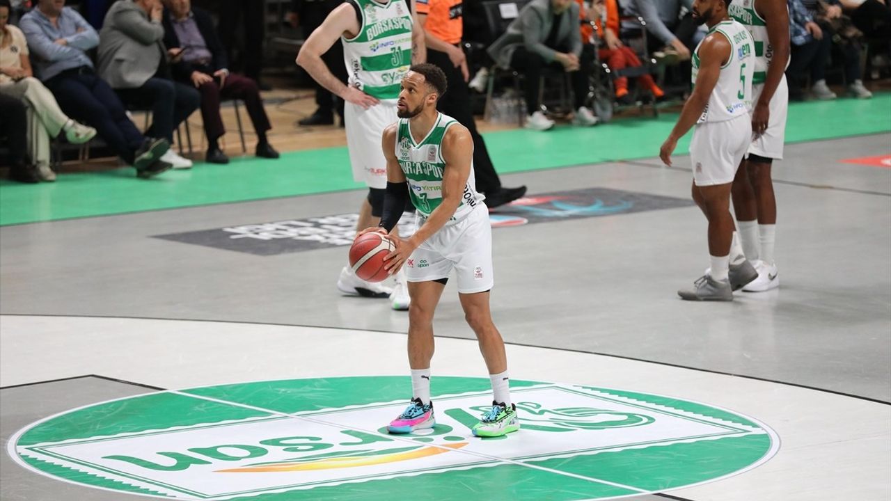 Bursaspor Yörsan, Yukatel Merkezefendi Belediyesi Basket'i 98-90 Yenerek Galip Geldi