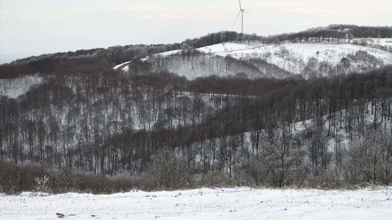Çanakkale'nin Yüksek Kesimlerinde Kar Yağışı Etkili Oldu