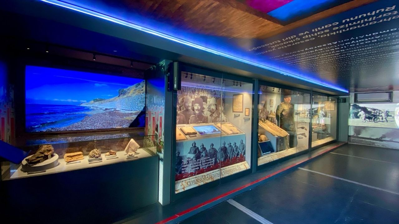 Çanakkale Savaşları Mobil Müzesi Arnavutluk'ta Kapılarını Açtı