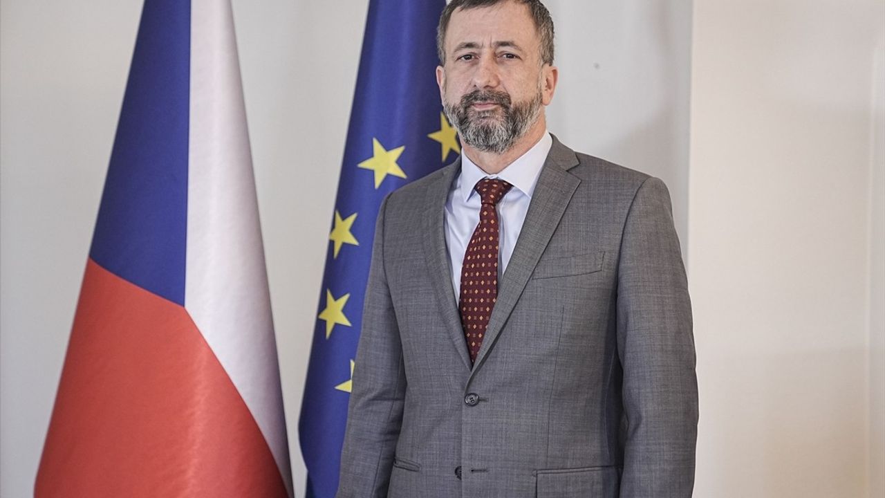 Çekya'nın Büyükelçisi Stepanek, AB'nin Ukrayna Destekçiliğini Vurguladı
