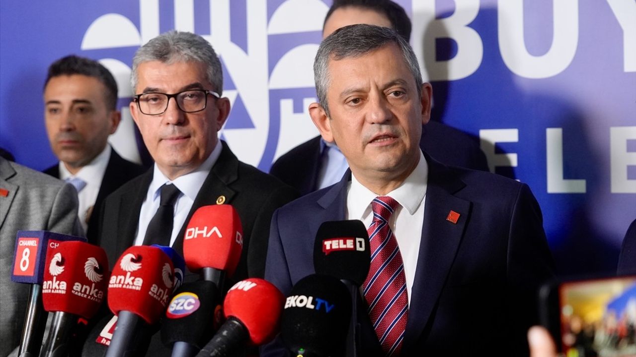 CHP, 6 Nisan'da Olağanüstü Kurultay Yapma Kararı Aldı