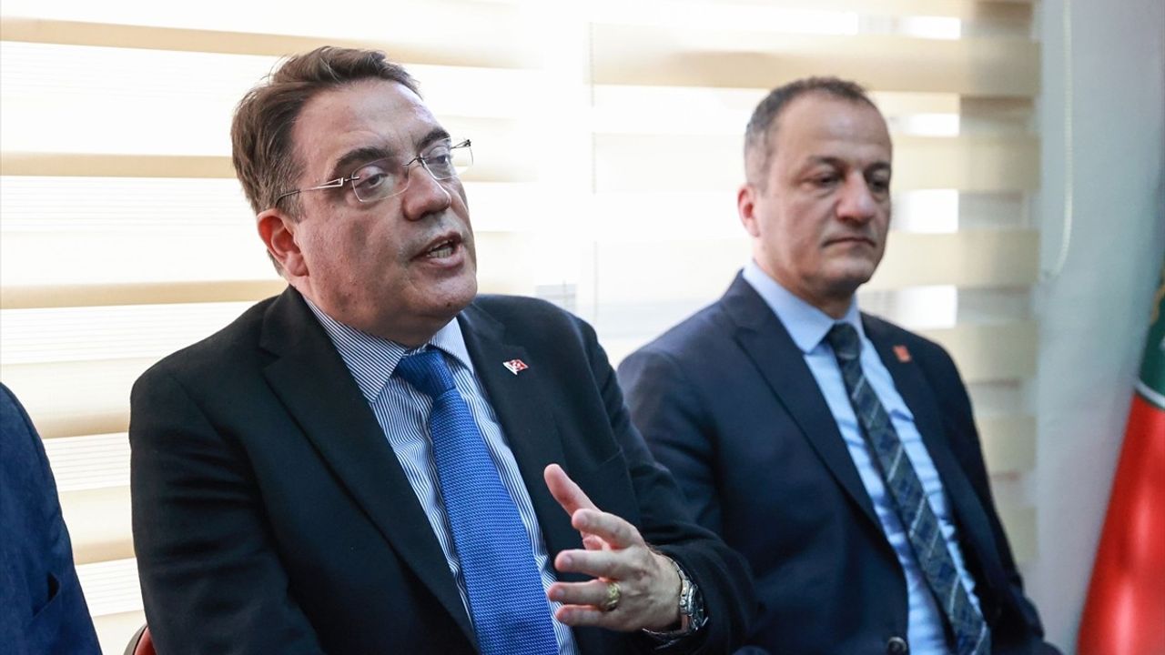 CHP Genel Başkan Yardımcısı Yankı Bağcıoğlu, Mersin'de Şehit Aileleri ve Gazilerle Bir Araya Geldi