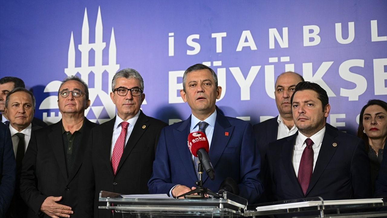 CHP Genel Başkanı Özgür Özel, İBB'deki Soruşturmalar Üzerine Açıklamalarda Bulundu