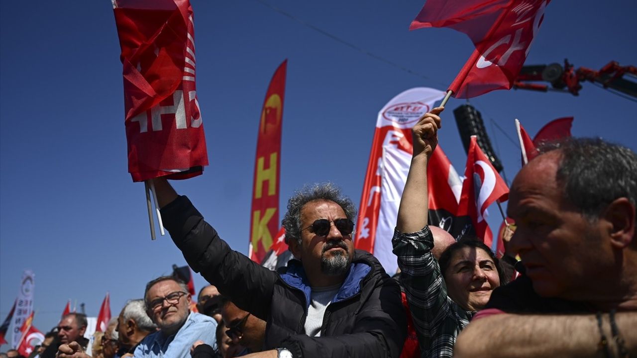 CHP Maltepe'de Ekrem İmamoğlu İçin Miting Düzenledi
