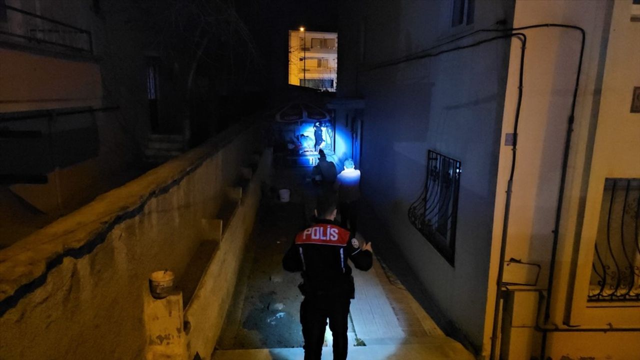 Çorum'da Polisin Dur İhtarına Uymayan İki Kişi Kovalamaca ile Yakalandı