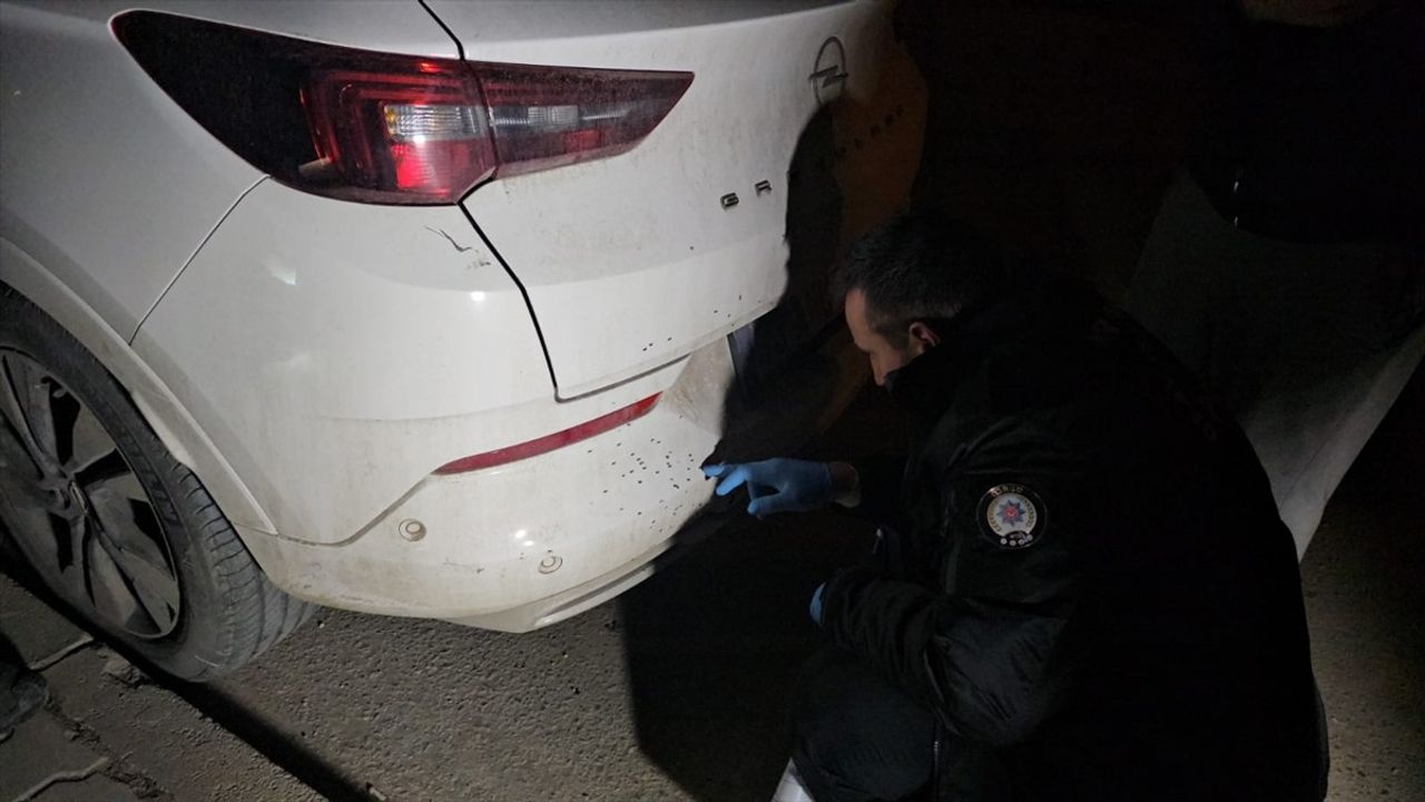 Çorum'da Silahlı Kavga: İş Yeri ve Otomobilde Hasar Meydana Geldi