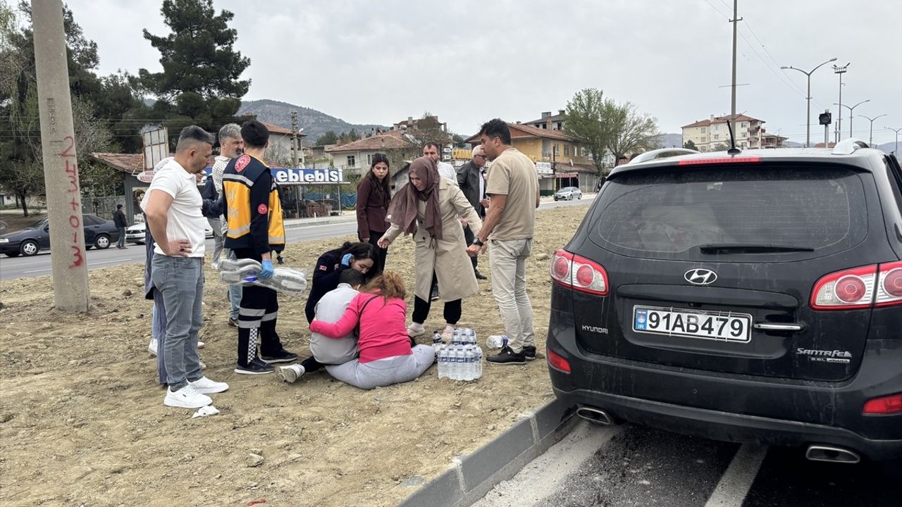 Çorum'da Zincirleme Trafik Kazası: 4 Yaralı