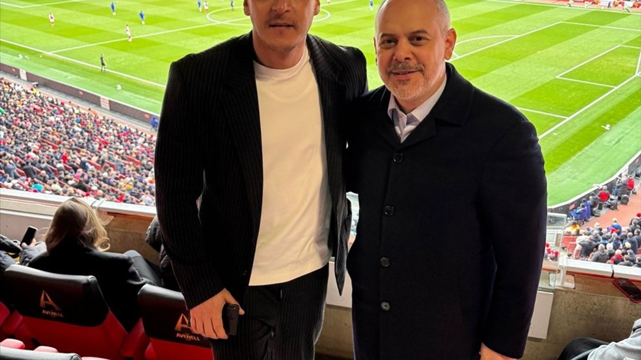 Cumhurbaşkanı Başdanışmanı Kılıç, Arsenal-Chelsea Maçını İzledi