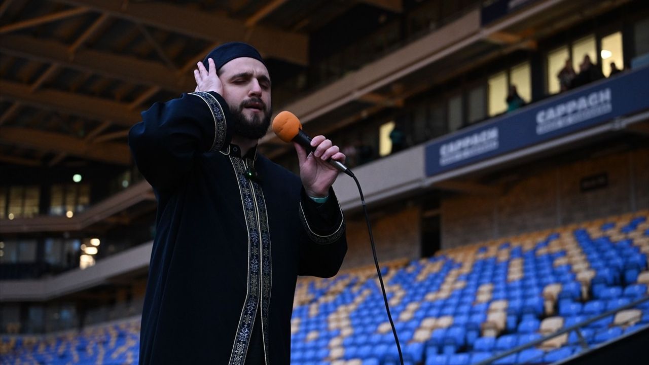 Cumhurbaşkanı Başdanışmanı Kılıç ve AK Parti Üyesi Özil, Londra'da İftar Programına Katıldı