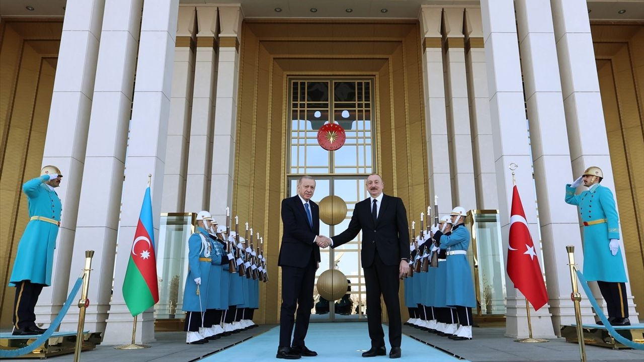 Cumhurbaşkanı Erdoğan, Azerbaycan Cumhurbaşkanı Aliyev'i Resmi Törenle Karşıladı