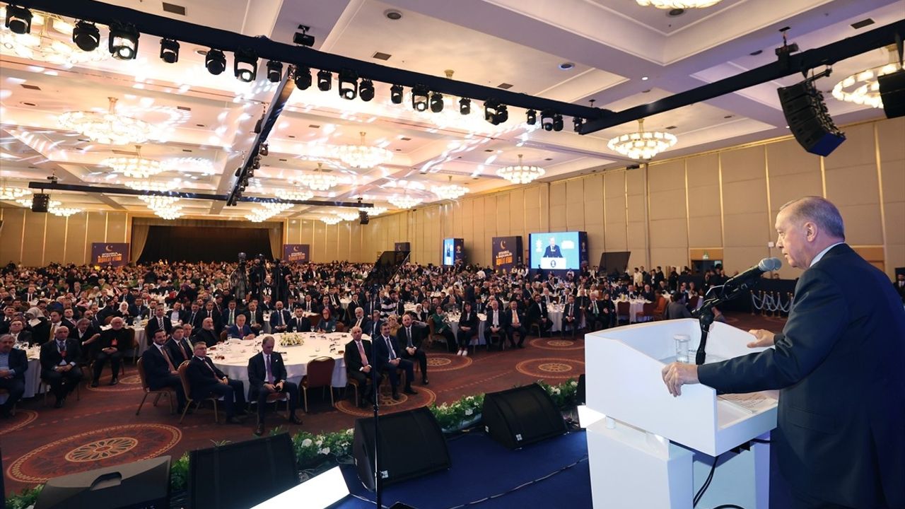 Cumhurbaşkanı Erdoğan İftar Programında CHP'ye Tepki Gösterdi