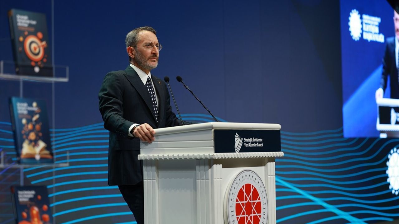 Cumhurbaşkanlığı İletişim Başkanlığı'ndan 'Stratejik İletişimde Yeni Akımlar Paneli' Düzenlendi