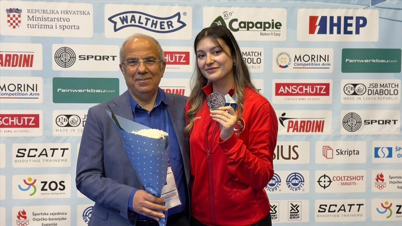 Damla Köse, Avrupa Havalı Silahlar Şampiyonası'nda Gümüş Madalya Kazandı