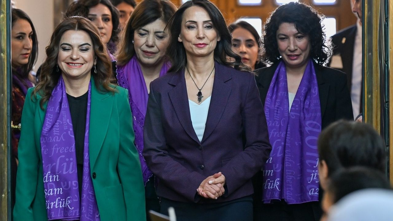 DEM Parti Grup Toplantısı'nda Kadınların Hakları ve Terörle Mücadele Vurgusu