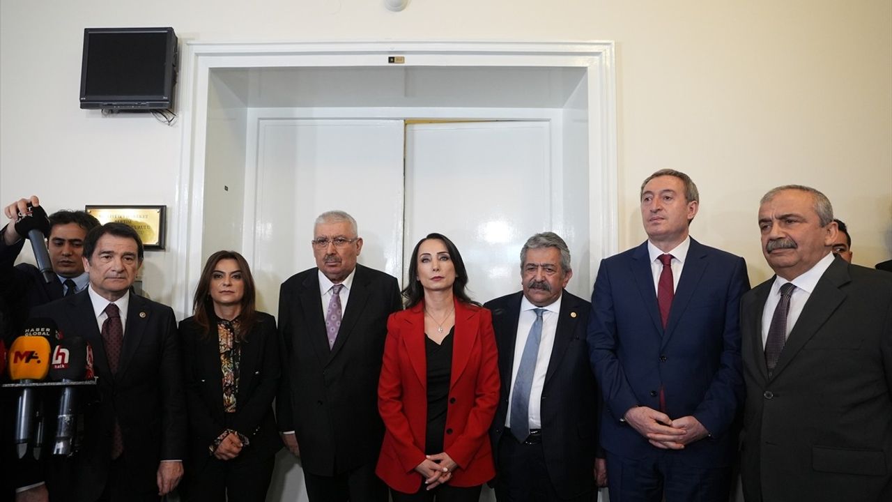 DEM Parti Heyeti MHP TBMM Grubu'nu Ziyaret Etti