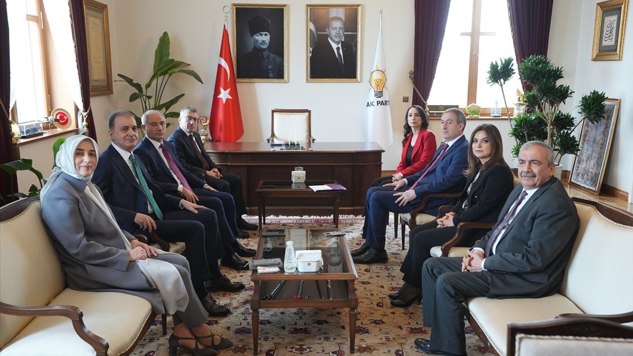 DEM Partisi Heyeti, AK Parti'yi Ziyaret Etti
