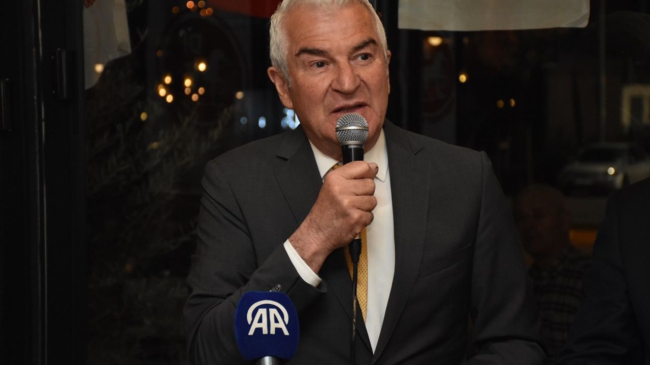 Demokrat Parti Genel Başkanı Gültekin Uysal Sakarya'da İftar Programına Katıldı