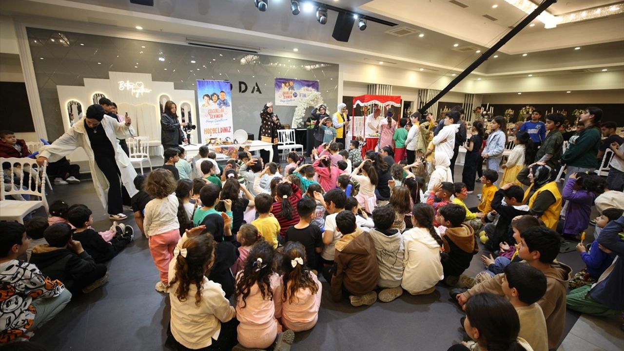 Deniz Feneri Derneği Antalya'da Dünya Yetimler Günü İftar Programı Düzenledi