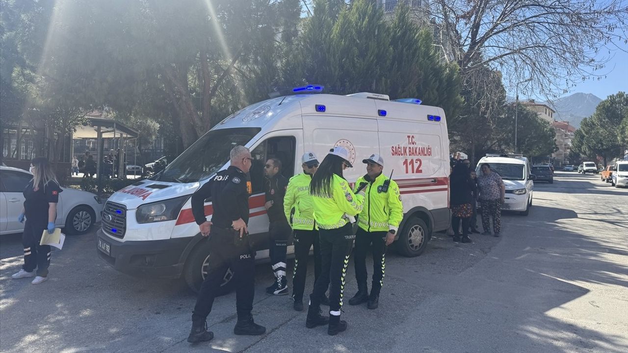 Denizli'de Yangın: Anne ve Otizmli Oğlu Hastaneye Kaldırıldı