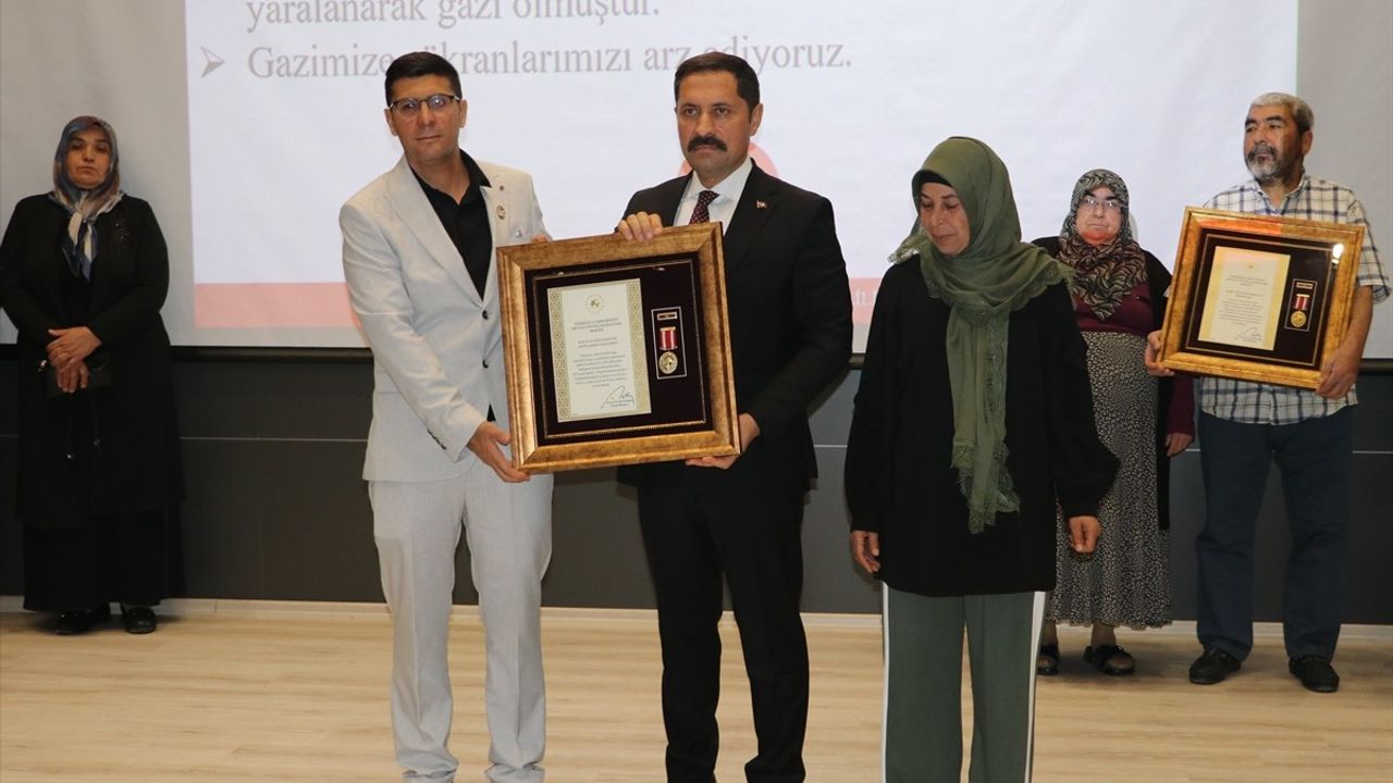Devlet Övünç Madalyası ve Beratları, Adana, Hatay ve Osmaniye'de Takdim Edildi