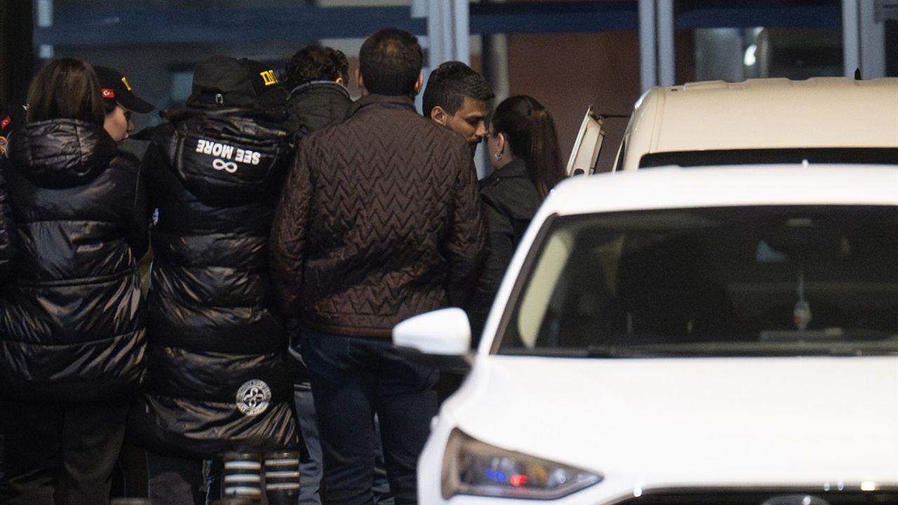 Dilan ve Engin Polat Çifti ile 4 Şüpheli Uyuşturucu Suçundan Gözaltında