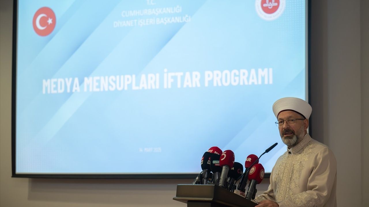 Diyanet İşleri Başkanı Ali Erbaş, Basın Temsilcileri ile İftar Yemeğinde Buluştu