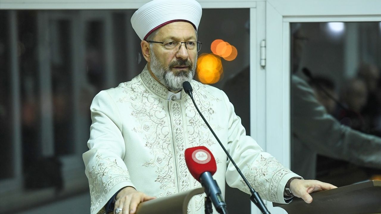 Diyanet İşleri Başkanı Erbaş, Gazze için Başlatılan Yardım Kampanyasını Duyurdu