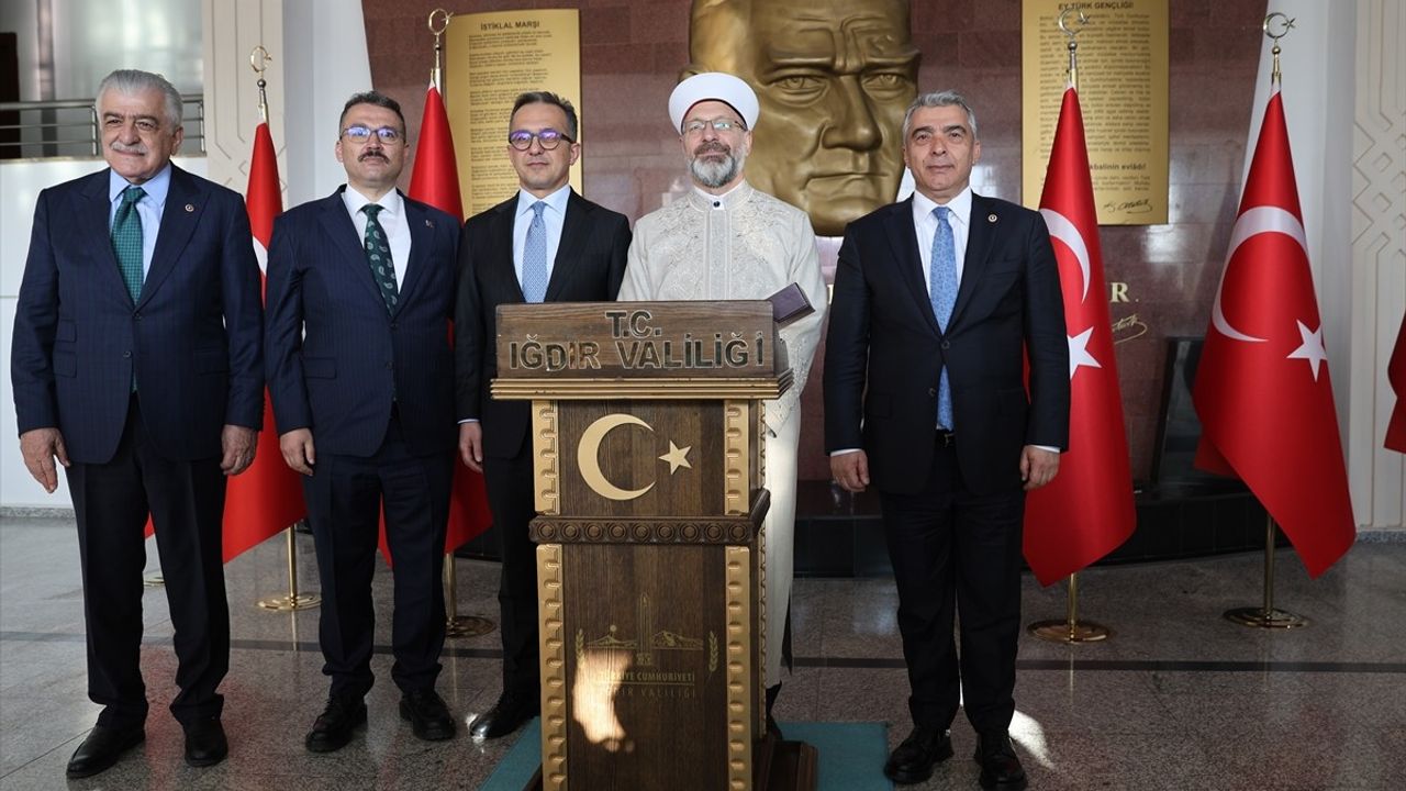 Diyanet İşleri Başkanı Erbaş, Iğdır'da İftar Programında Mesajlar Verdi