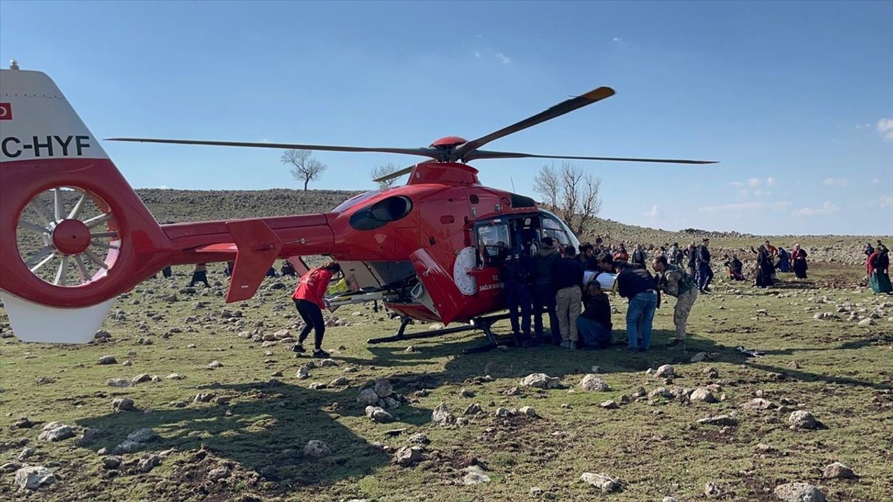 Diyarbakır'da Silahla Yaralanan Kişi, Ambulans Helikopterle Hastaneye Ulaştırıldı