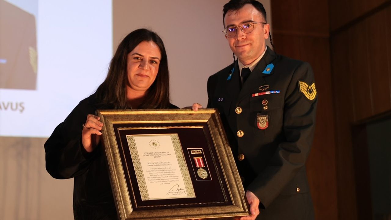 Edirne'de El Bab Gazisine Devlet Övünç Madalyası Töreni