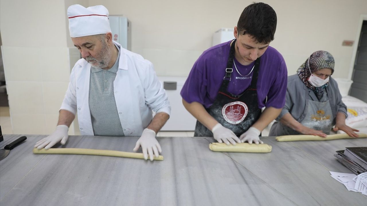Edirne'de Şekerlemeciler Bayram Mesaisine Nasıl Hazırlanıyor?