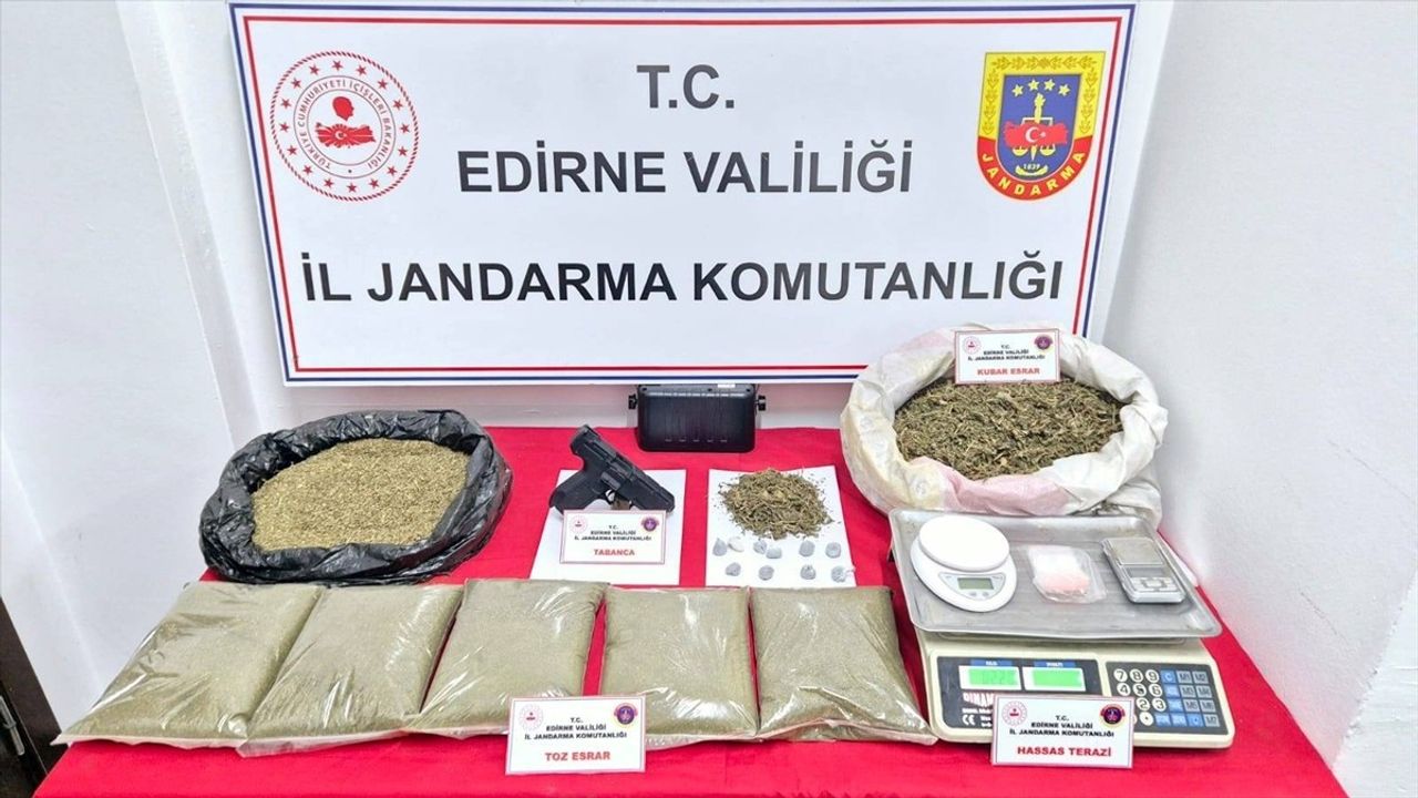 Edirne'de Uyuşturucu Operasyonu: 2 Şüpheli Tutuklandı