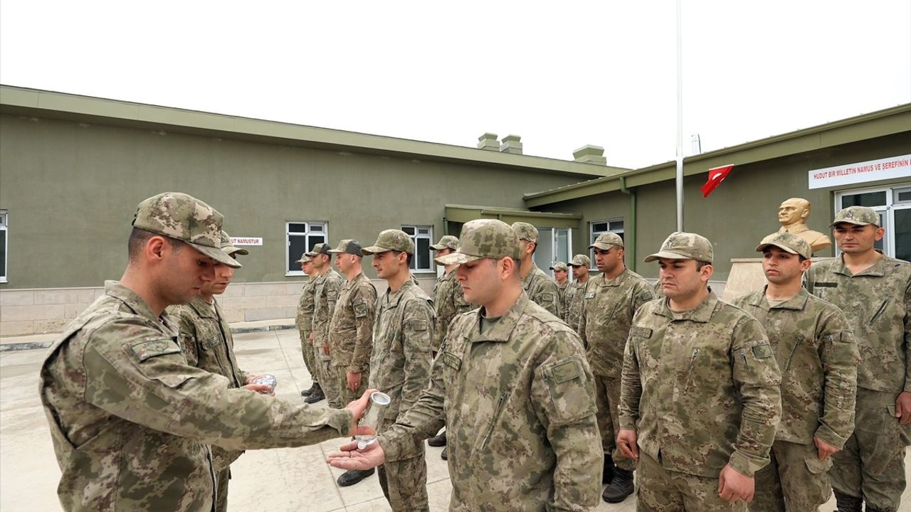 Edirne'deki 'Hudut Kartalları' Bayram Sevincini Sınırlarda Yaşadı