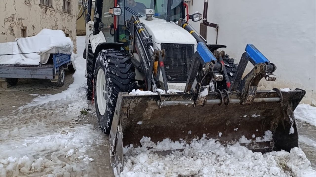 Elazığ'da Kardan Kapanan 293 Köy Yolundan 291'i Ulaşıma Açıldı